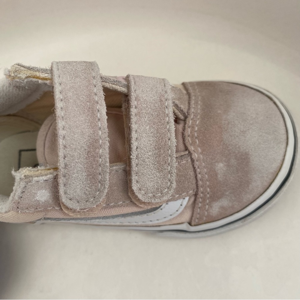 Vans Toddler Old Skool V sneakers in a light pink and suede, 6.5 - Picture 13 of 15